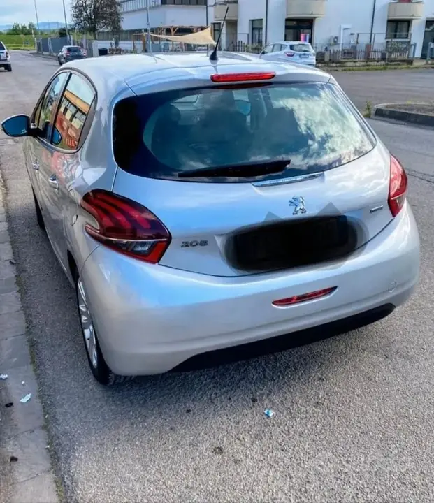 Peugeot 208 2016 photo 2