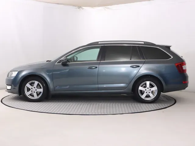 Skoda Octavia Combi 2015 photo 2