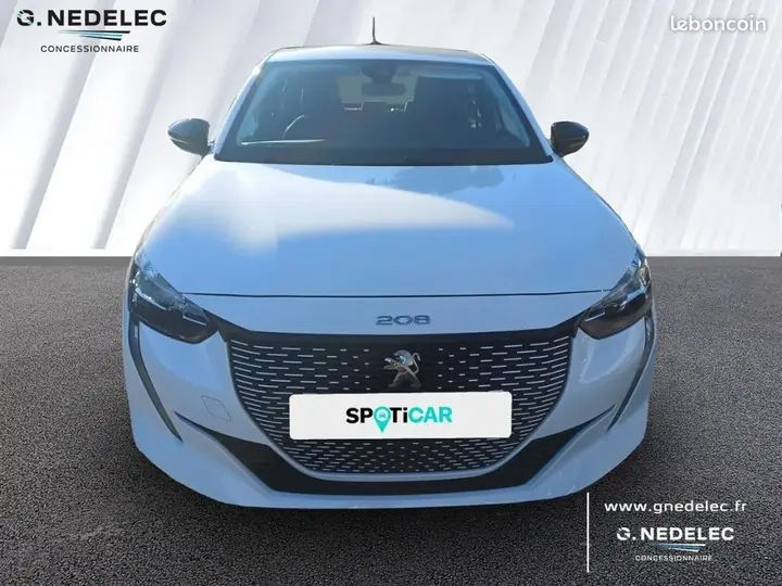 Peugeot 208 2023 photo 2