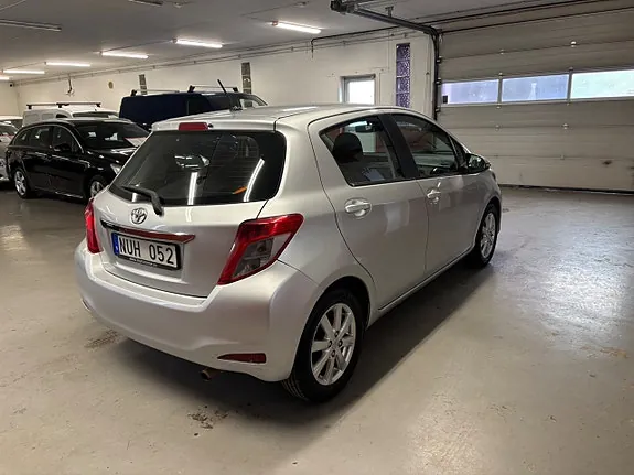 Toyota Yaris 2012 photo 3