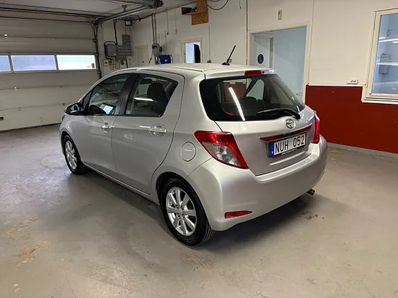 Toyota Yaris 2012 photo 4