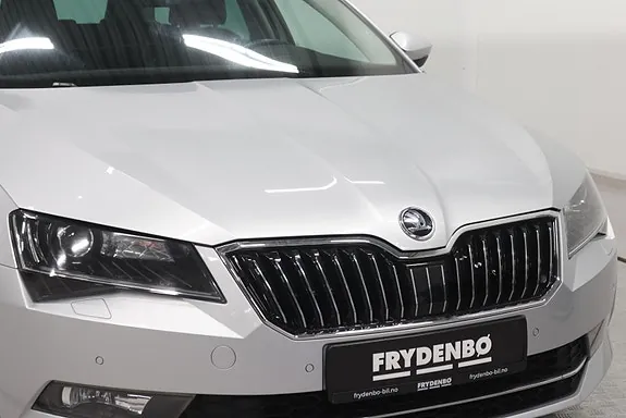 Skoda Superb 2017 photo 5