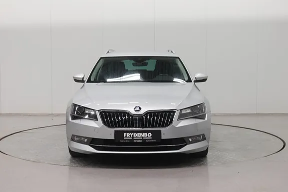 Skoda Superb 2017 photo 4