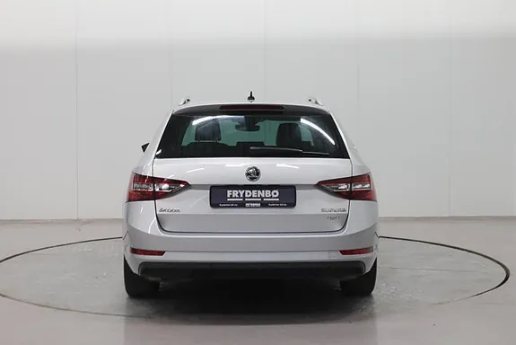 Skoda Superb 2017 photo 3