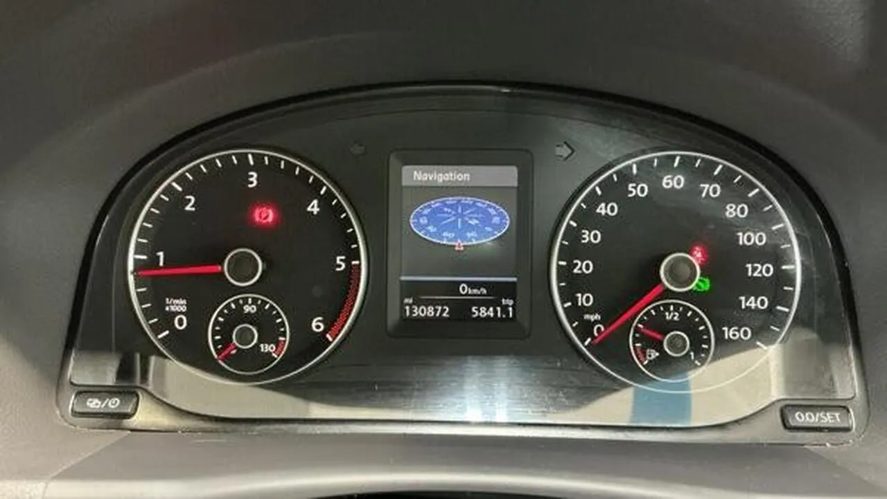 Volkswagen Touran 2013 photo 3