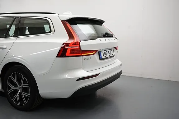 Volvo V60 2024 photo 3