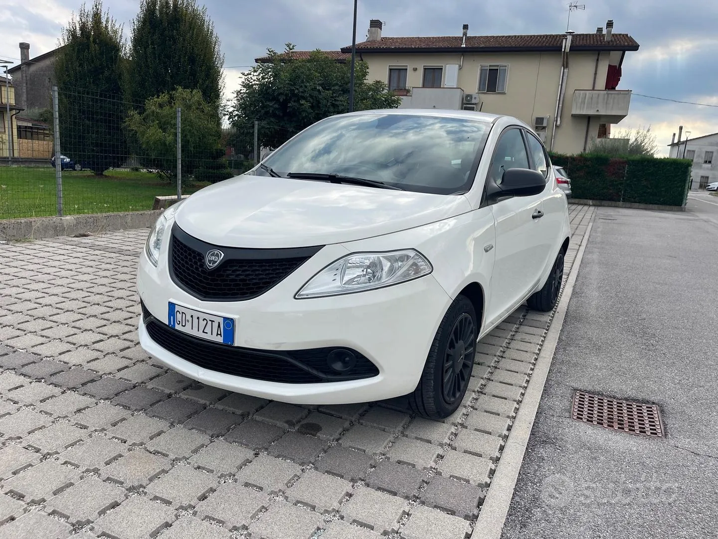 Lancia Ypsilon