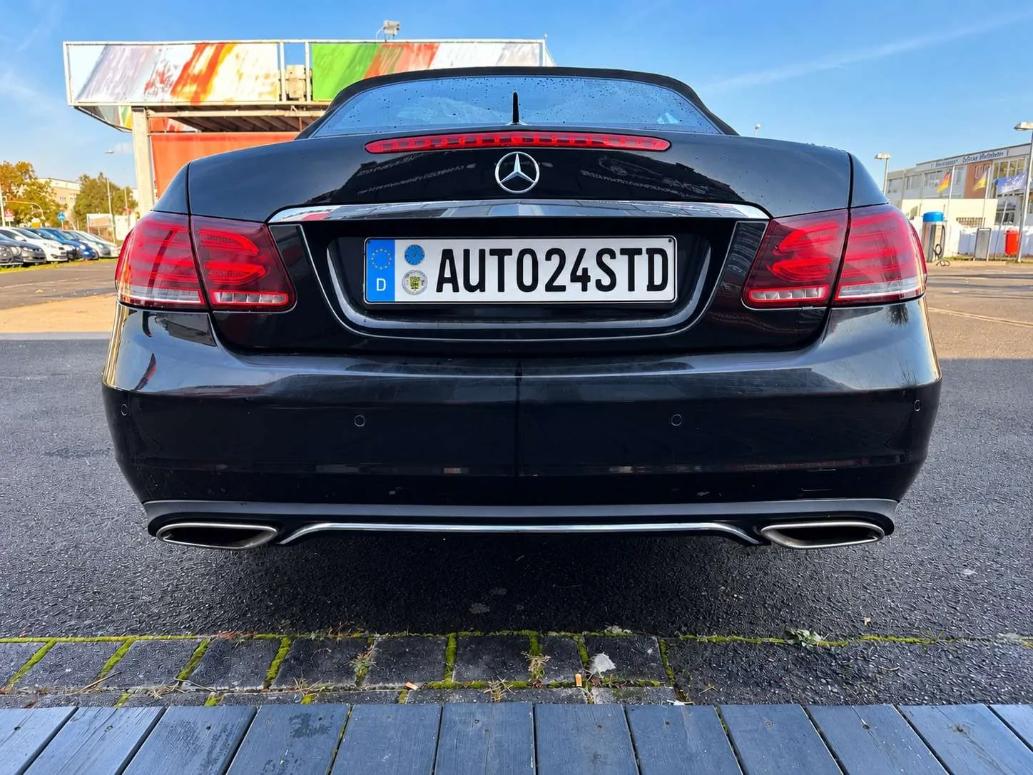 Mercedes-Benz E 220 Cabrio 2013 photo 2