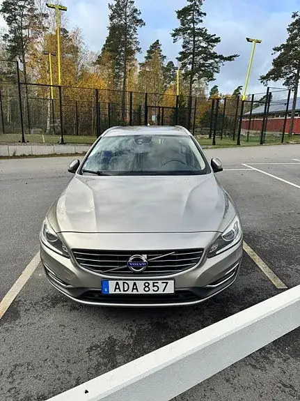Volvo V60 2014 photo 2