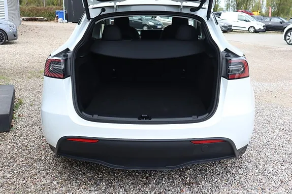 Tesla Model Y 2024 photo 4