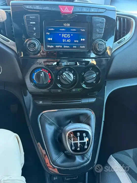 Lancia Ypsilon 2015 photo 5