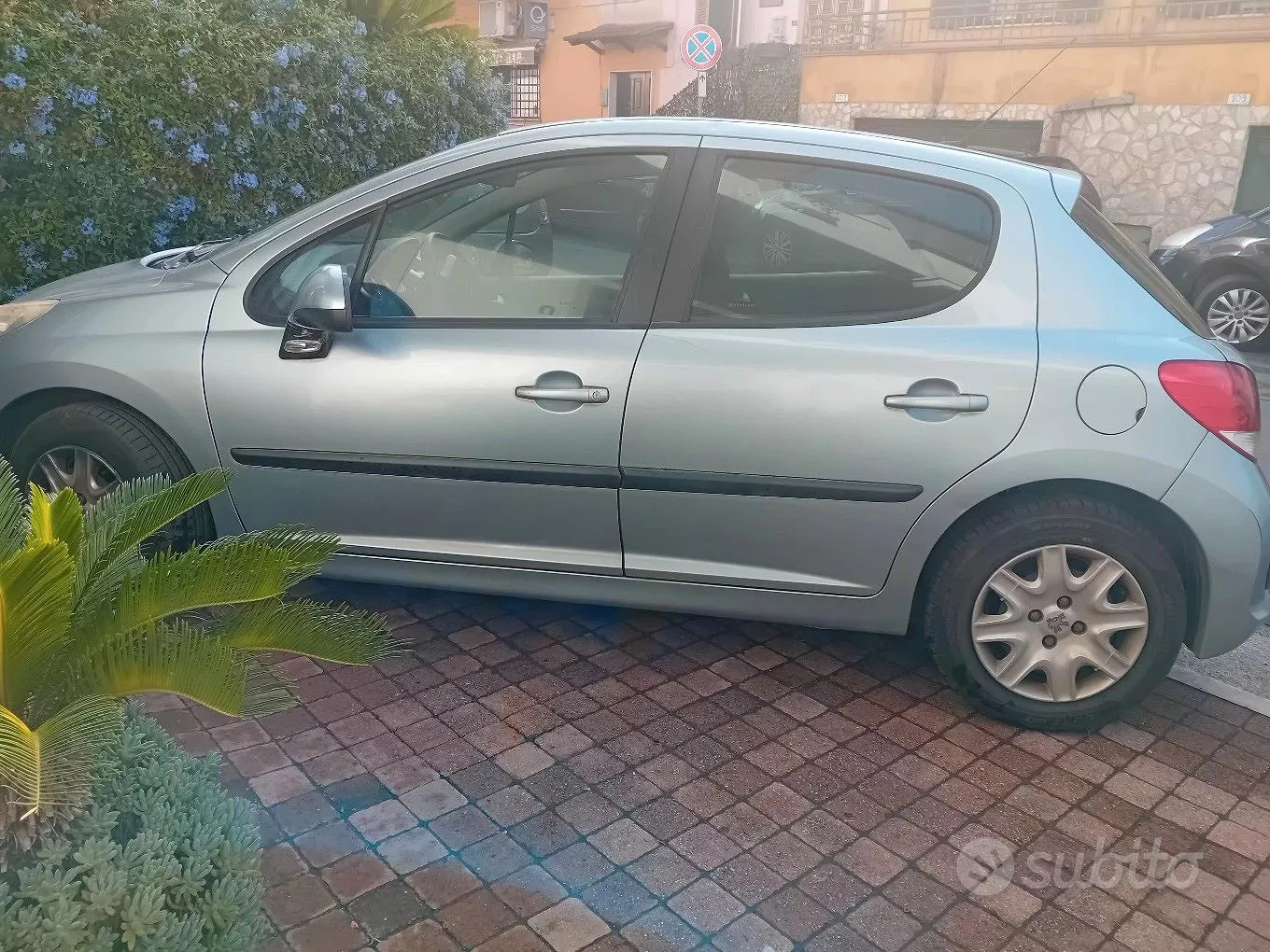 Peugeot 207 2010 photo 2
