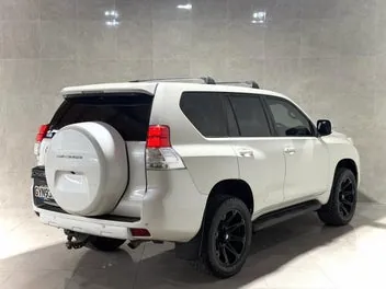 Toyota Land Cruiser Prado 2013 photo 4