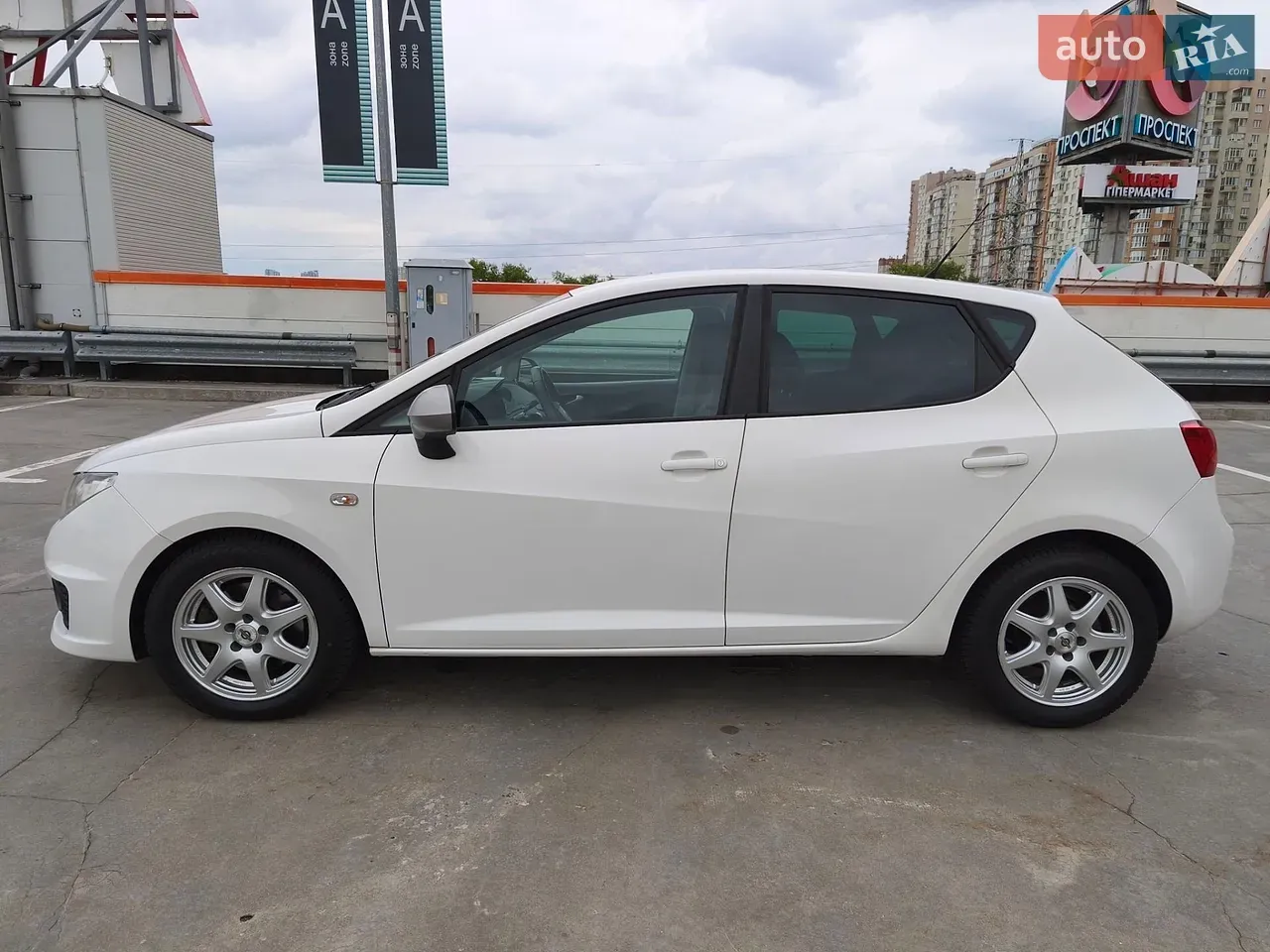 Seat Ibiza 2010 photo 3