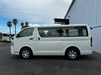 Toyota Hiace 2022 photo 4
