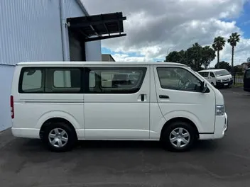 Toyota Hiace 2022 photo 5