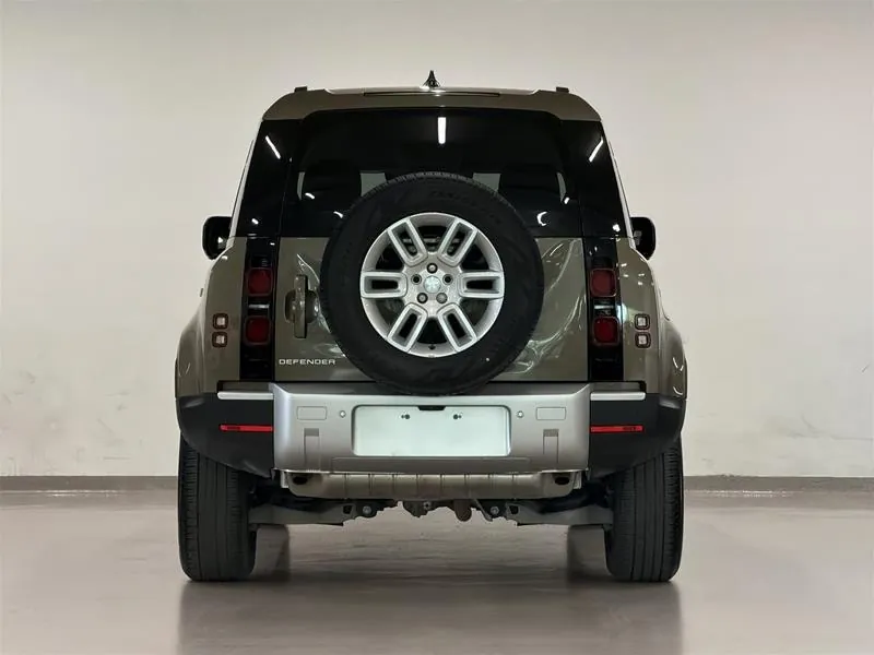 Land Rover Defender 2025 photo 5