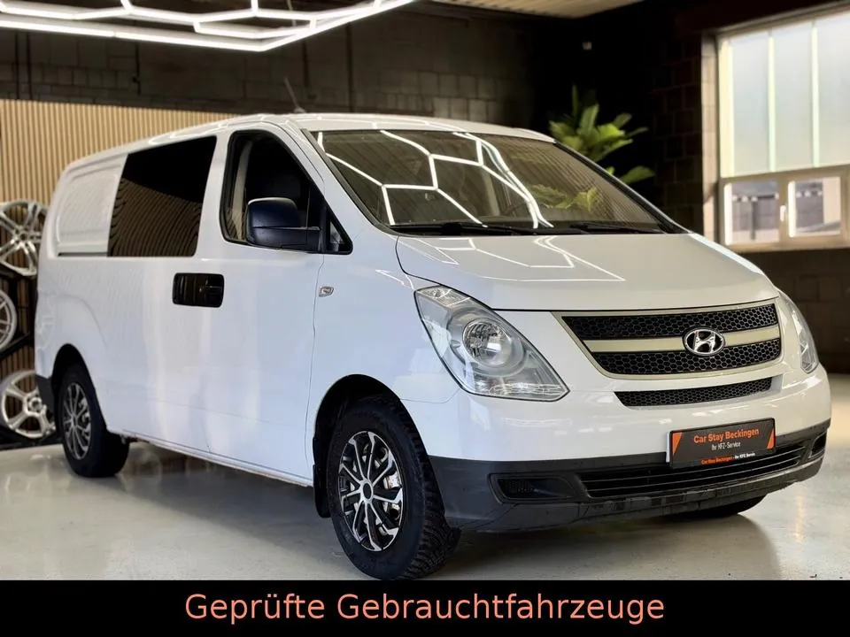 Hyundai H-1 Starex