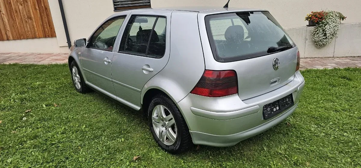 Volkswagen Golf 2002 photo 2