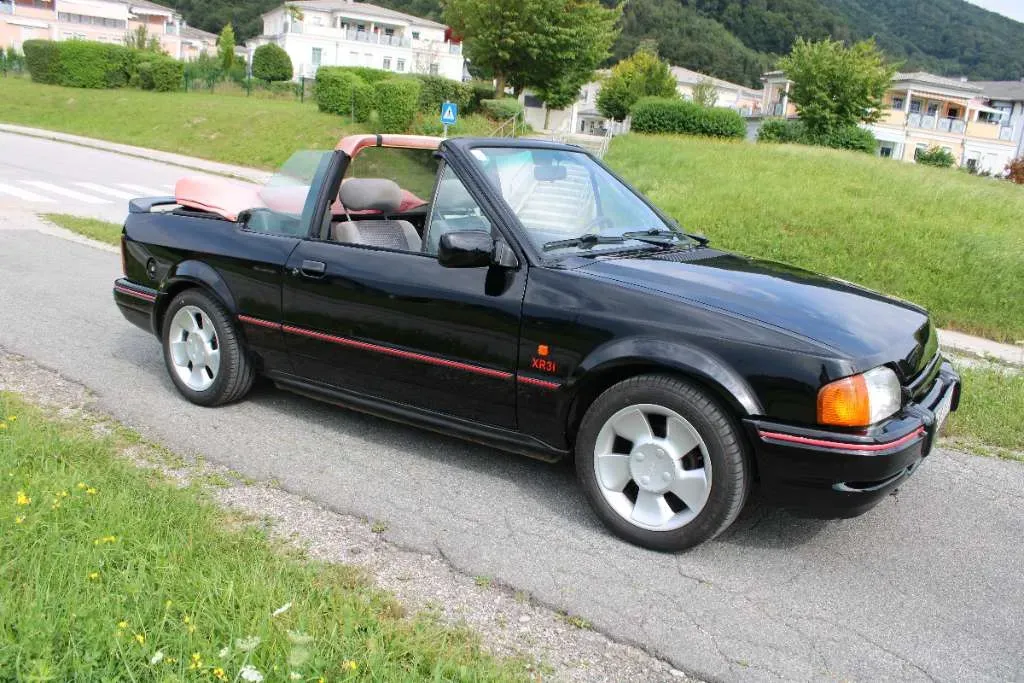 Ford Escort 1990 photo 3