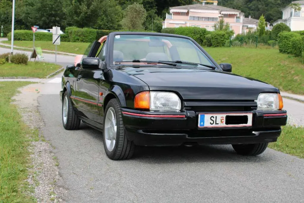 Ford Escort 1990 photo 2