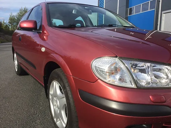 Nissan Almera 2001 photo 3