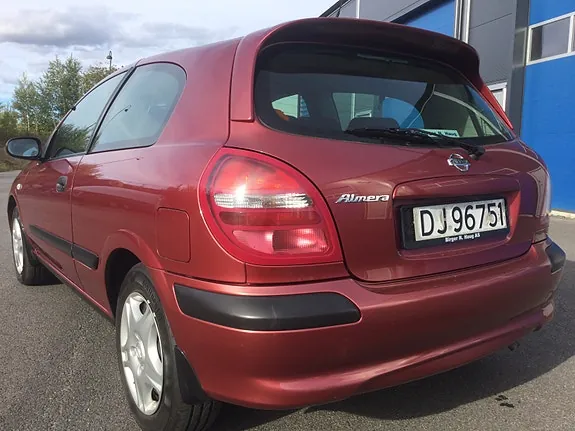 Nissan Almera 2001 photo 2