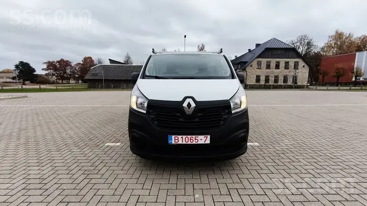 Renault Trafic 2017 photo 2