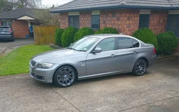 BMW 325I 2009 photo 3