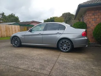 BMW 325I 2009 photo 2