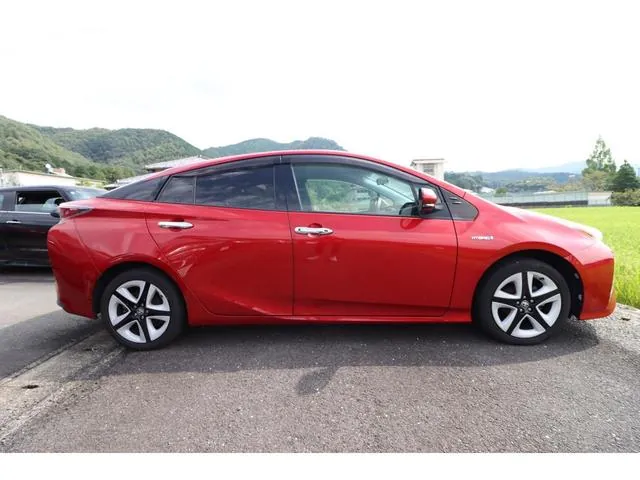 Toyota Prius 2016 photo 2