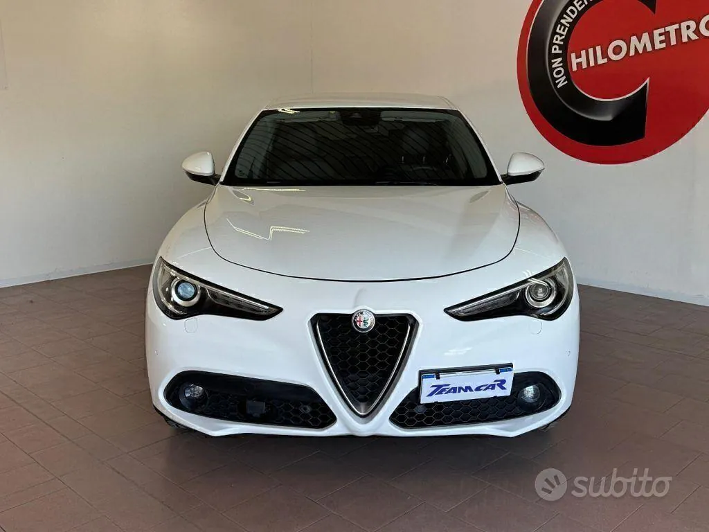 Alfa Romeo Stelvio 2018 photo 2