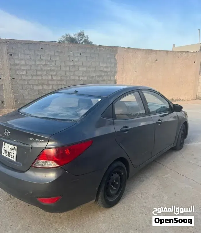 Hyundai Accent 2012 photo 3