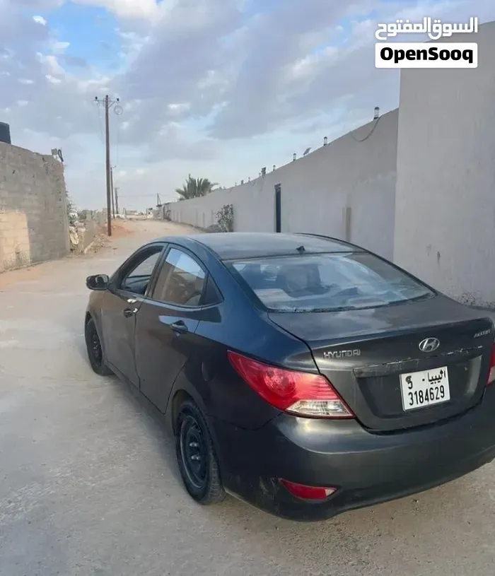 Hyundai Accent 2012 photo 2