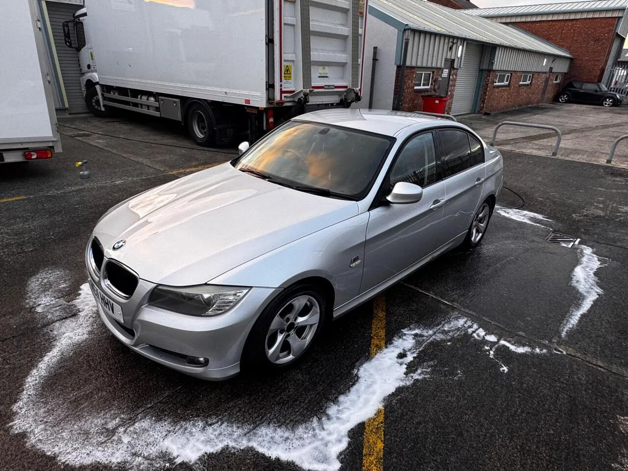 BMW 3 Series 2011 photo 5