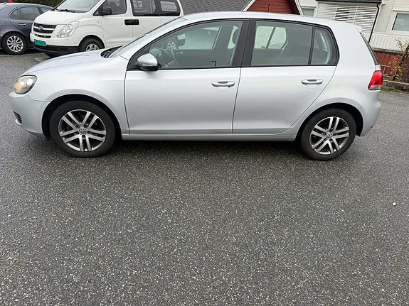 Volkswagen Golf Vi 2010 photo 2