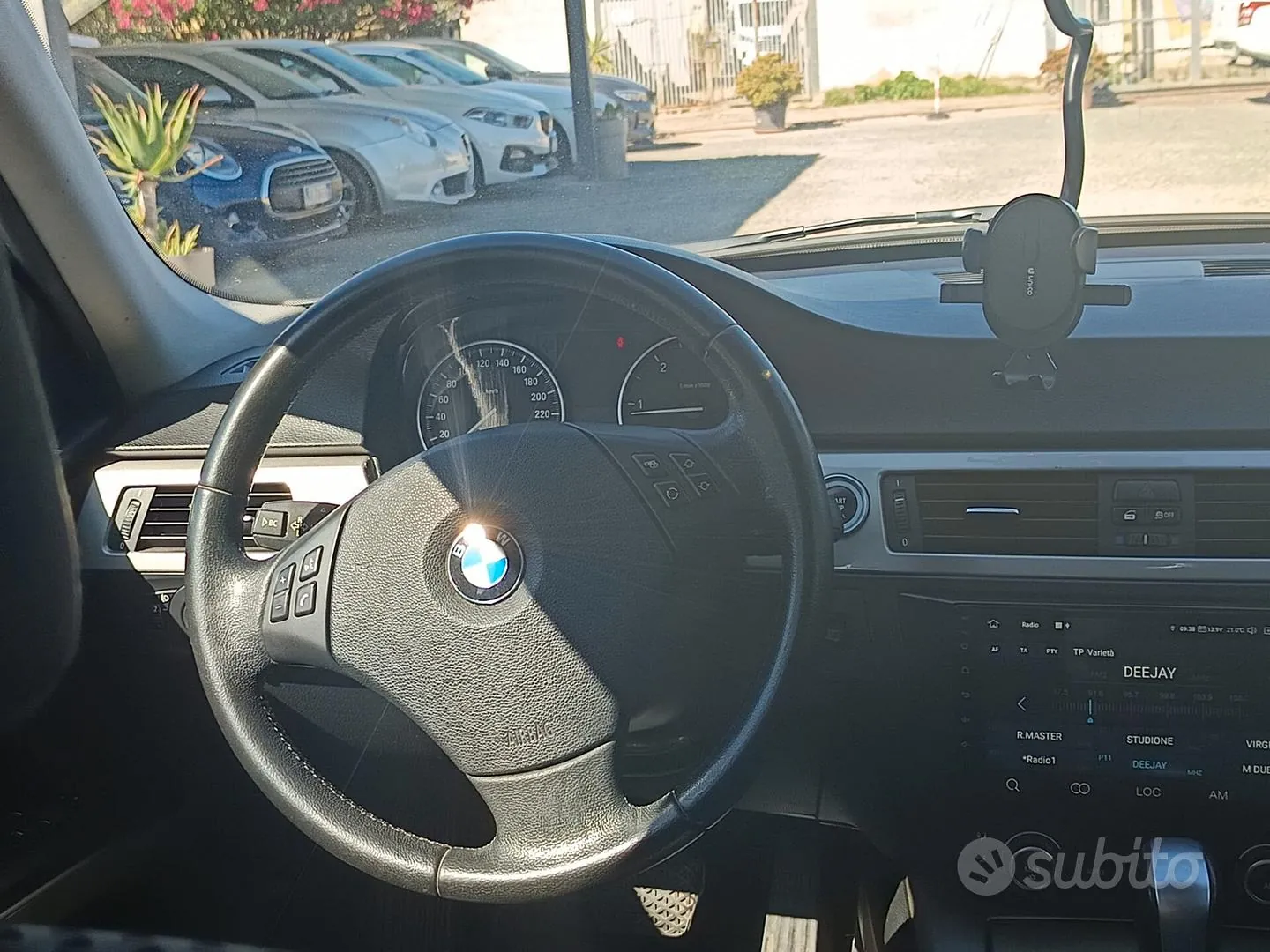 BMW 3 Series 2011 photo 3