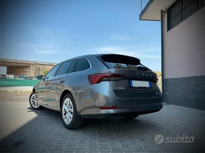 Skoda Octavia 2024 photo 2