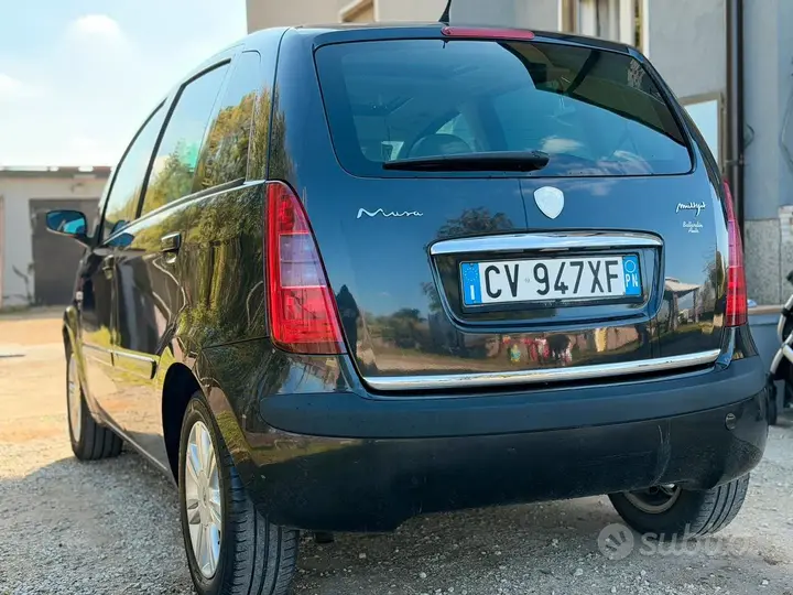 Lancia Musa 2005 photo 2