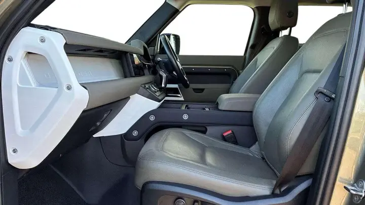 Land Rover Defender 110 2022 photo 3