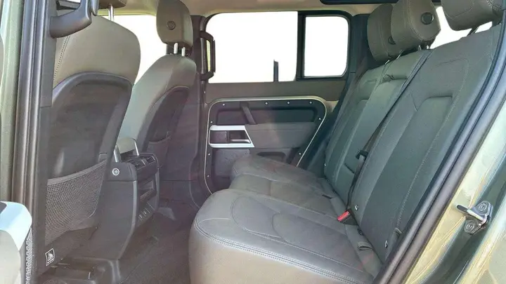 Land Rover Defender 110 2022 photo 4