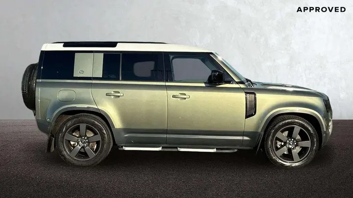 Land Rover Defender 110 2022 photo 5