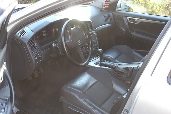 Volvo V70 2006 photo 2
