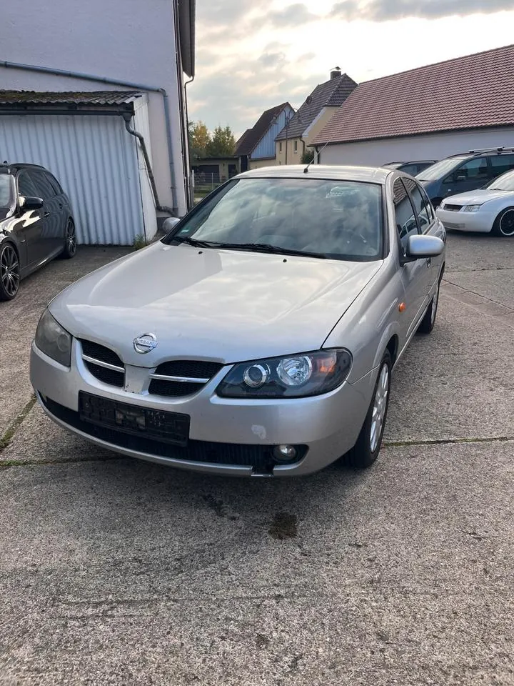 Nissan Almera