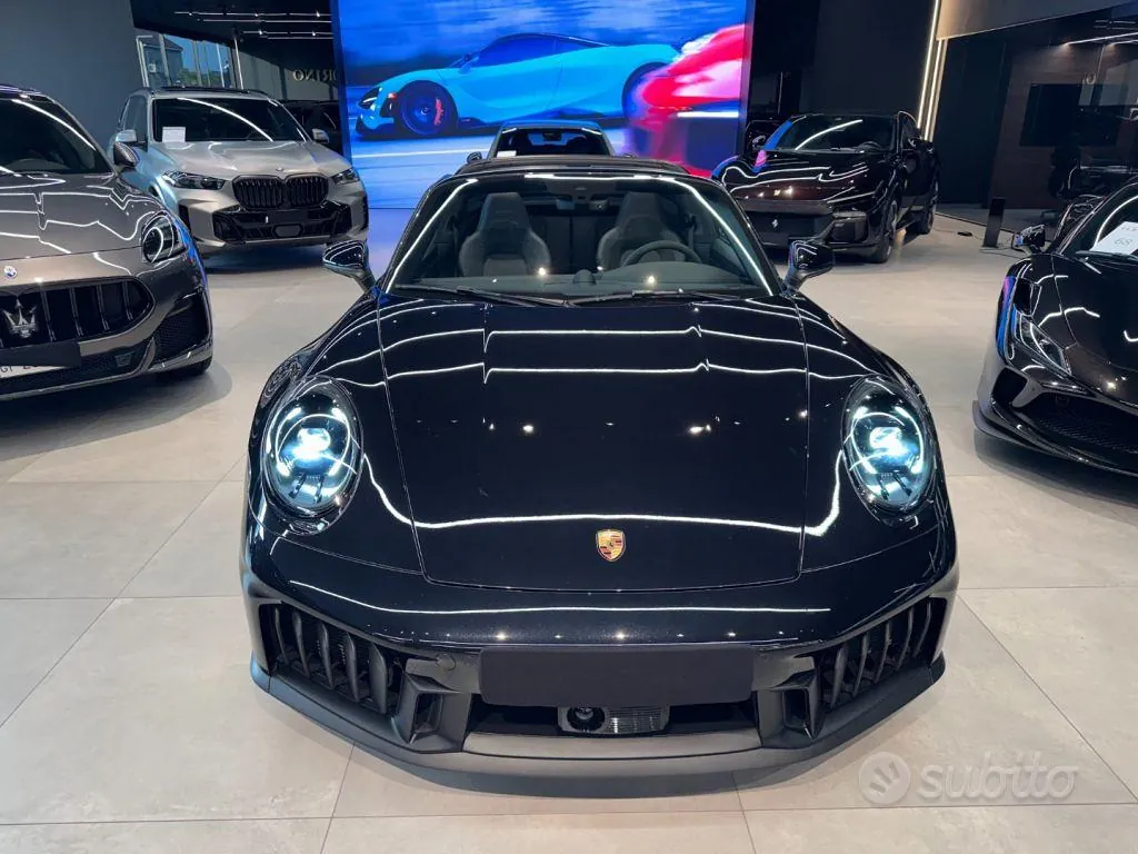 Porsche 911 2025 photo 4