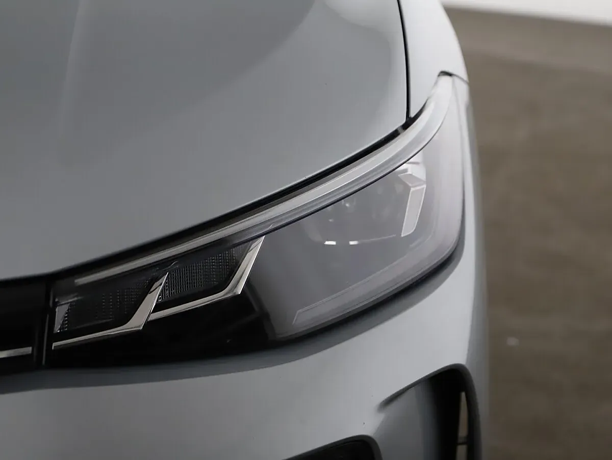 Volkswagen Passat 2025 photo 3