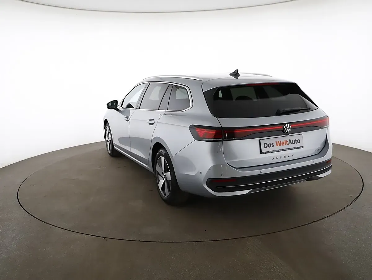 Volkswagen Passat 2025 photo 2