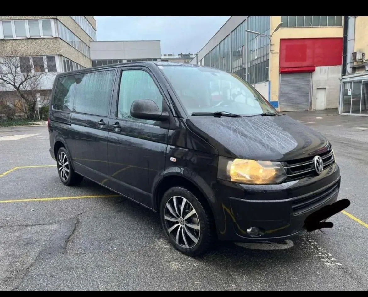 Volkswagen Multivan 2011 photo 3