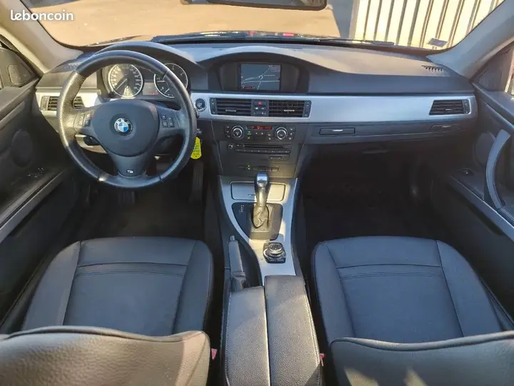 BMW Série 3 2010 photo 5