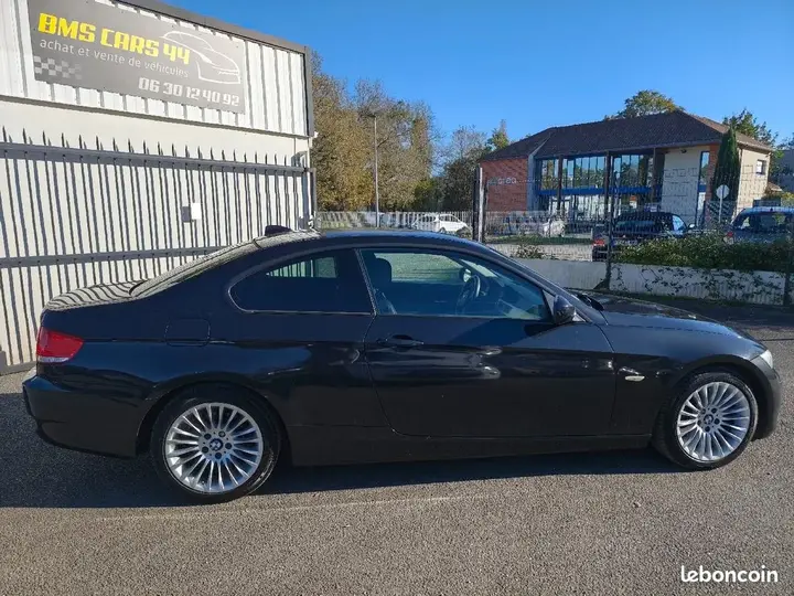 BMW Série 3 2010 photo 2